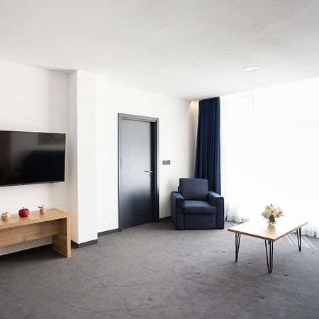 Blue Star Luxury Hotel Sofia Buitenkant foto