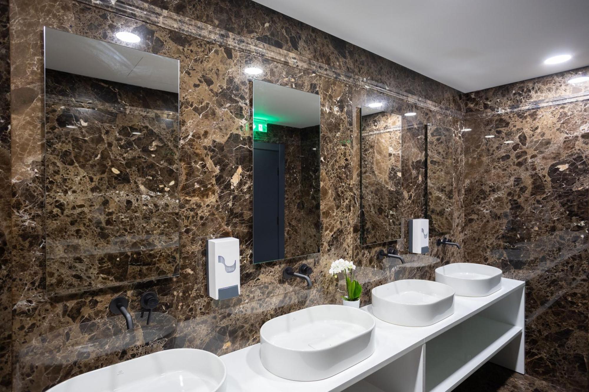 Blue Star Luxury Hotel Sofia Buitenkant foto