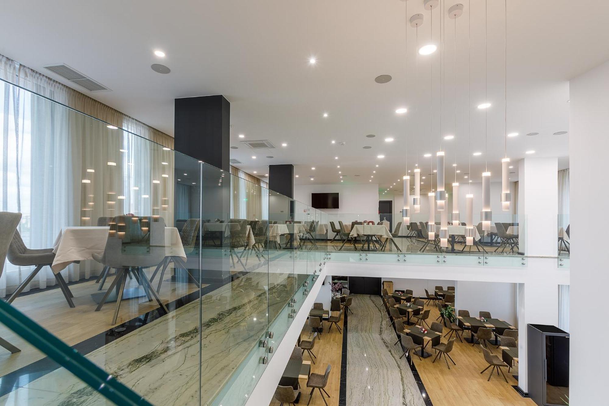 Blue Star Luxury Hotel Sofia Buitenkant foto